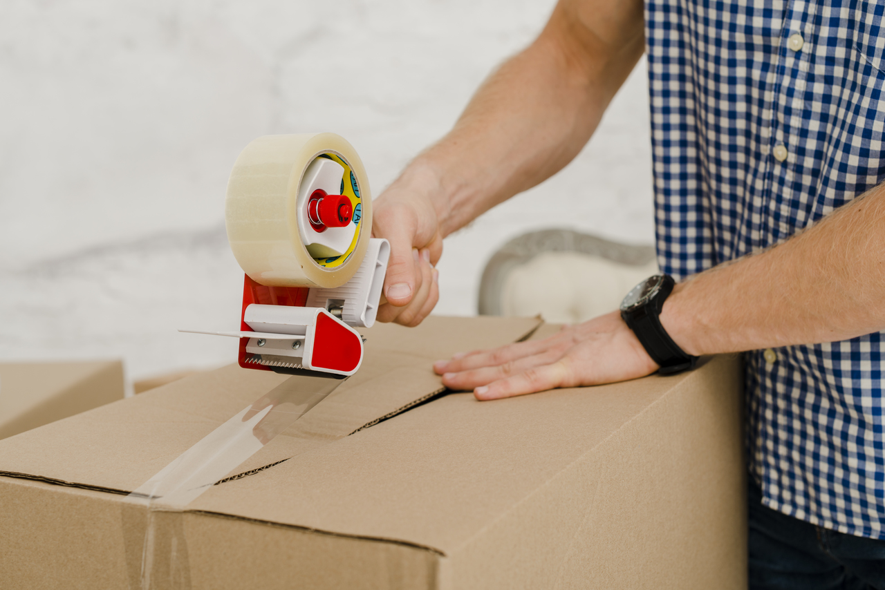 How Couriers Handle Fragile and Special Items