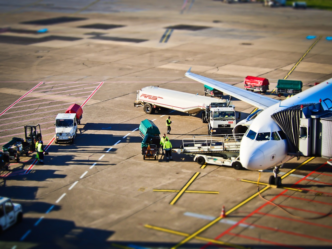 How Aircraft Helped Revolutionize the Courier Service